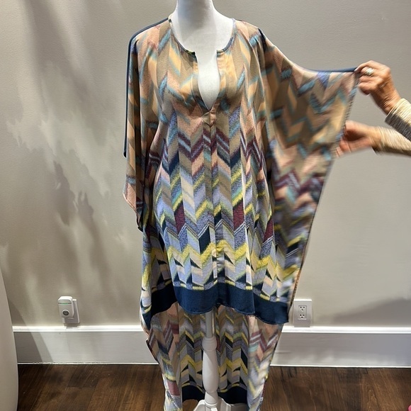 BCBG TUNIC - Picture 4 of 7